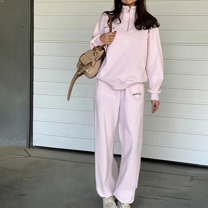 Ensemble de détente sportif pour femmes avec col haut et coupe ample Chic & Stil