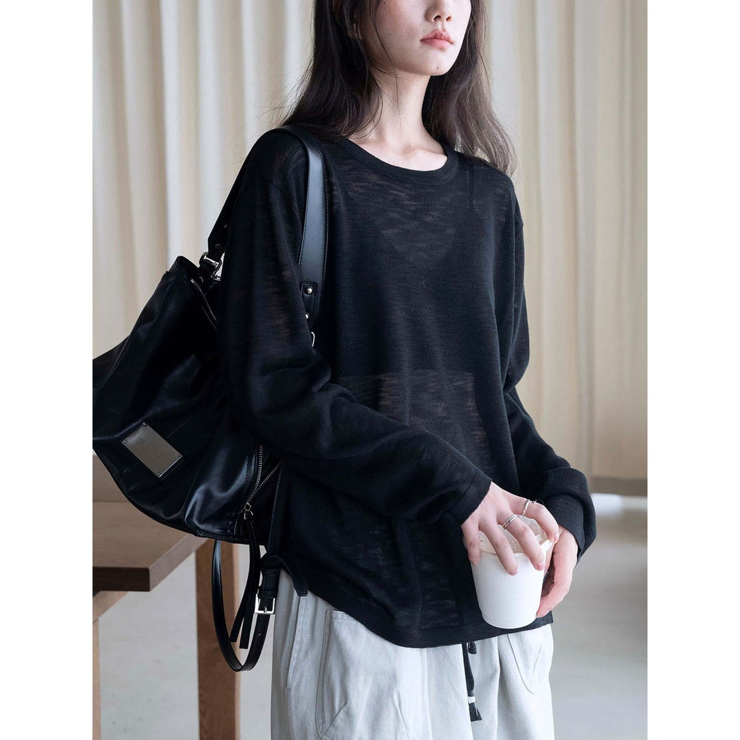 Women's Lightweight Fine Knit Long Sleeve Sweater with Round Neck Amarae