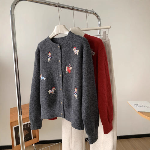 Cardigan pour femmes avec un design d broderie coloré et une coupe élégante Chic & Stil