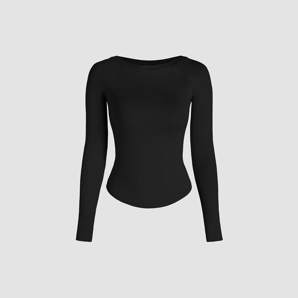 Chemise à manches longues pour femmes avec une coupe flatteuse pour la silhouette et un élégant col rond Chic & Stil