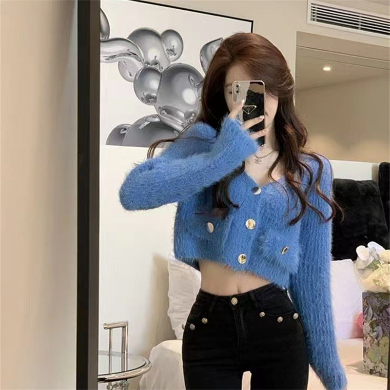 Cardigan en peluche pour femmes avec col en V et boutons décoratifs Chic & Stil