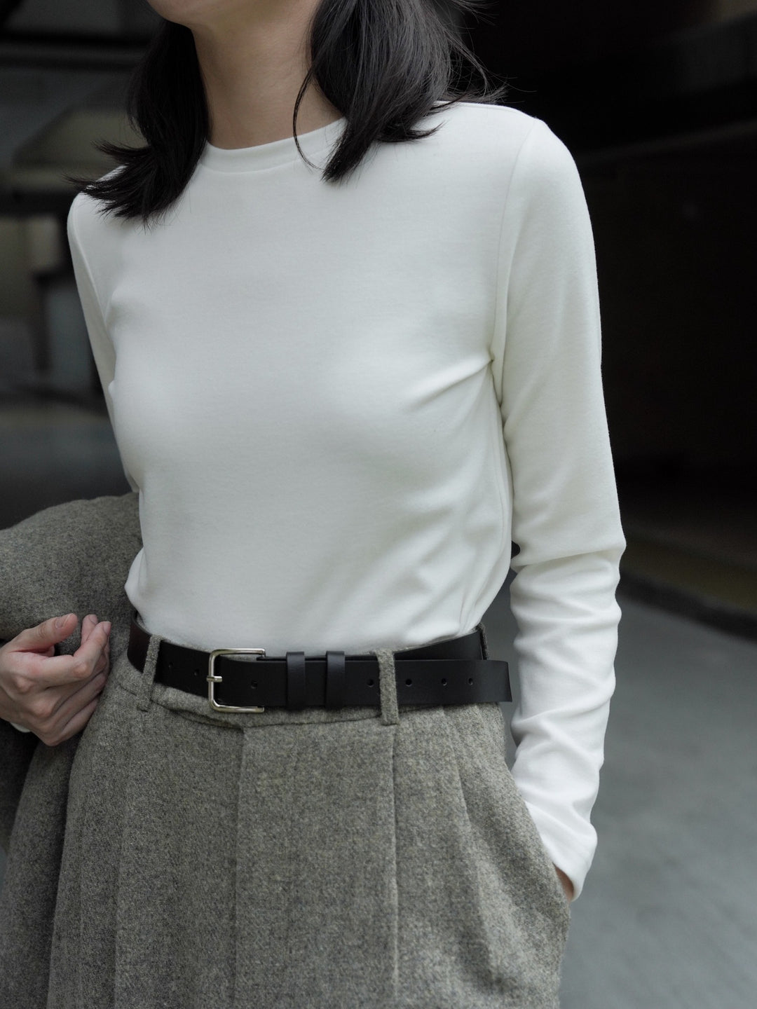 Women's fine round neck sweater made of cotton blend with slightly tailored silhouette Amarae