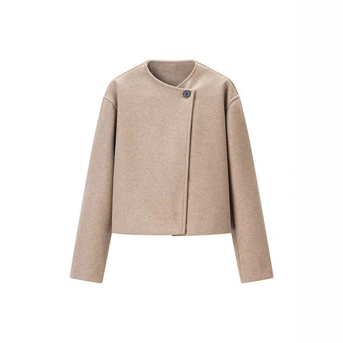 Veste courte élégante pour femmes avec coupe asymétrique et design de boutons Chic & Stil