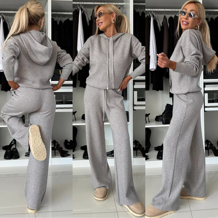 Women's Comfortable Cotton Hoodie with Loose Fit and Matching Jogging Pants Chic & Stil