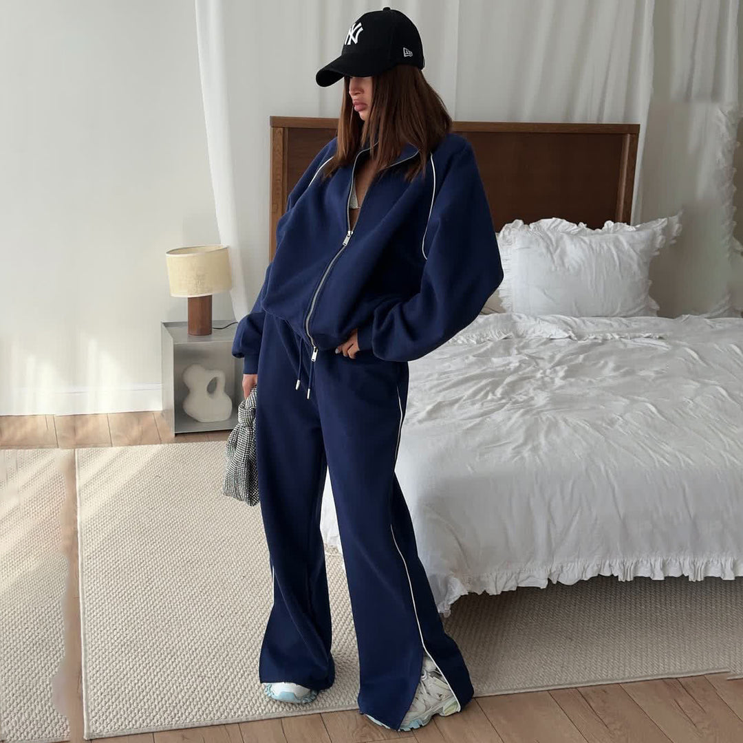 Women's sports jacket and chic jogging set