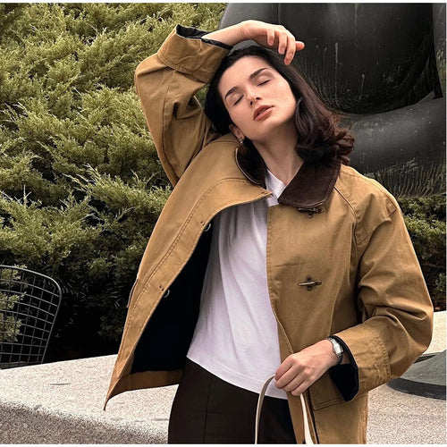 Trendy utility jacket for ladies with classic collar and practical pockets Amarae