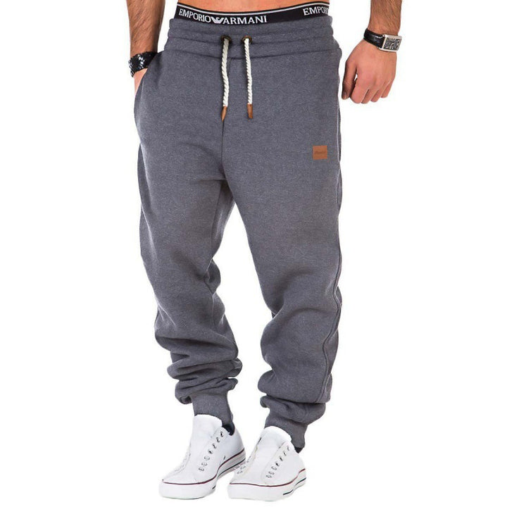Casual sweatpants for men with elastic waistband and practical pockets Lune London