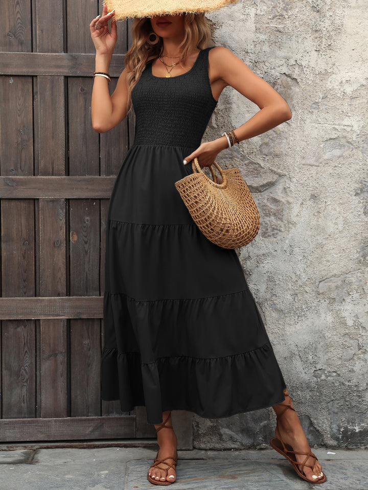 Maxi dress for women with ruffle details and an elastic top Lune London