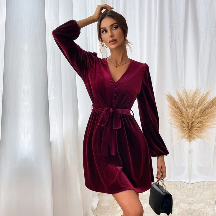 Robe en velours pour femme avec décolleté en V profond et ceinture à la taille Chic & Stil