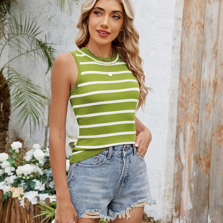 Sleeveless blouse for women with a stylish cut Lune London
