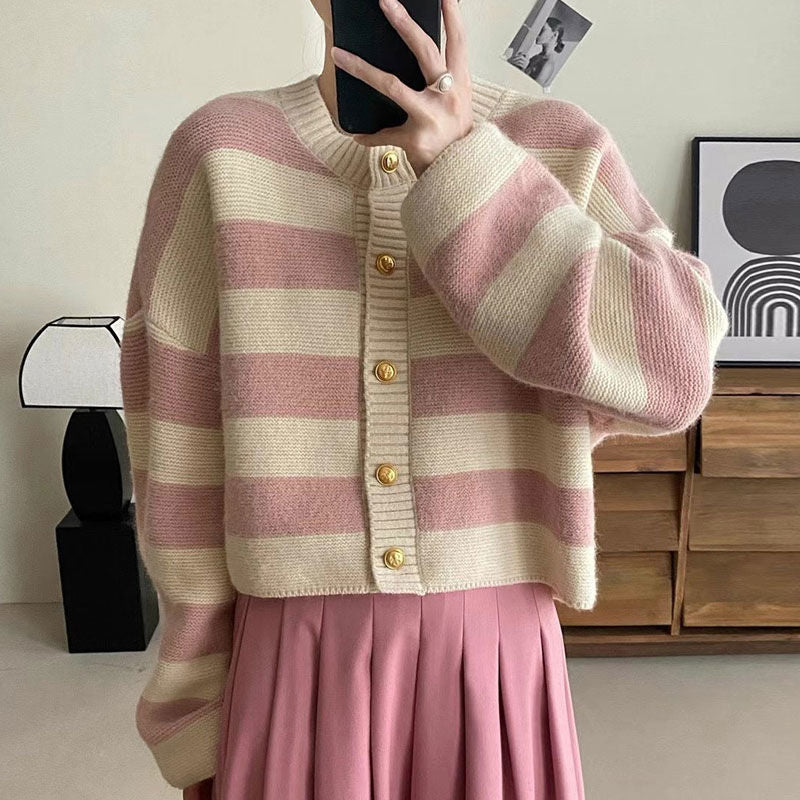 Pull en tricot surdimensionné à la mode pour femmes avec boutons Chic & Stil