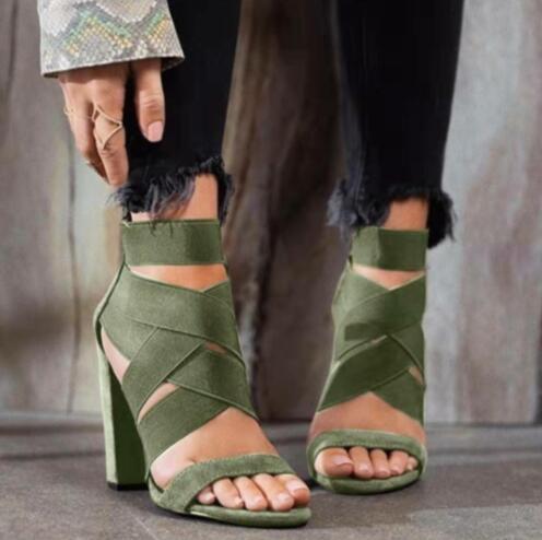 Ladies' sandals with elegant straps and a chic block heel