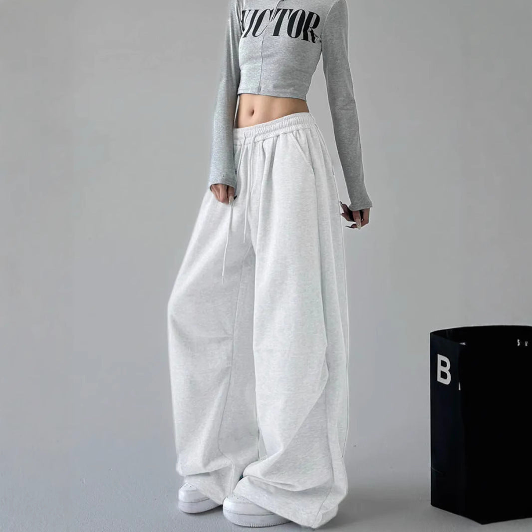 Wide sweatpants for women with elastic waistband and relaxed fit Lune London