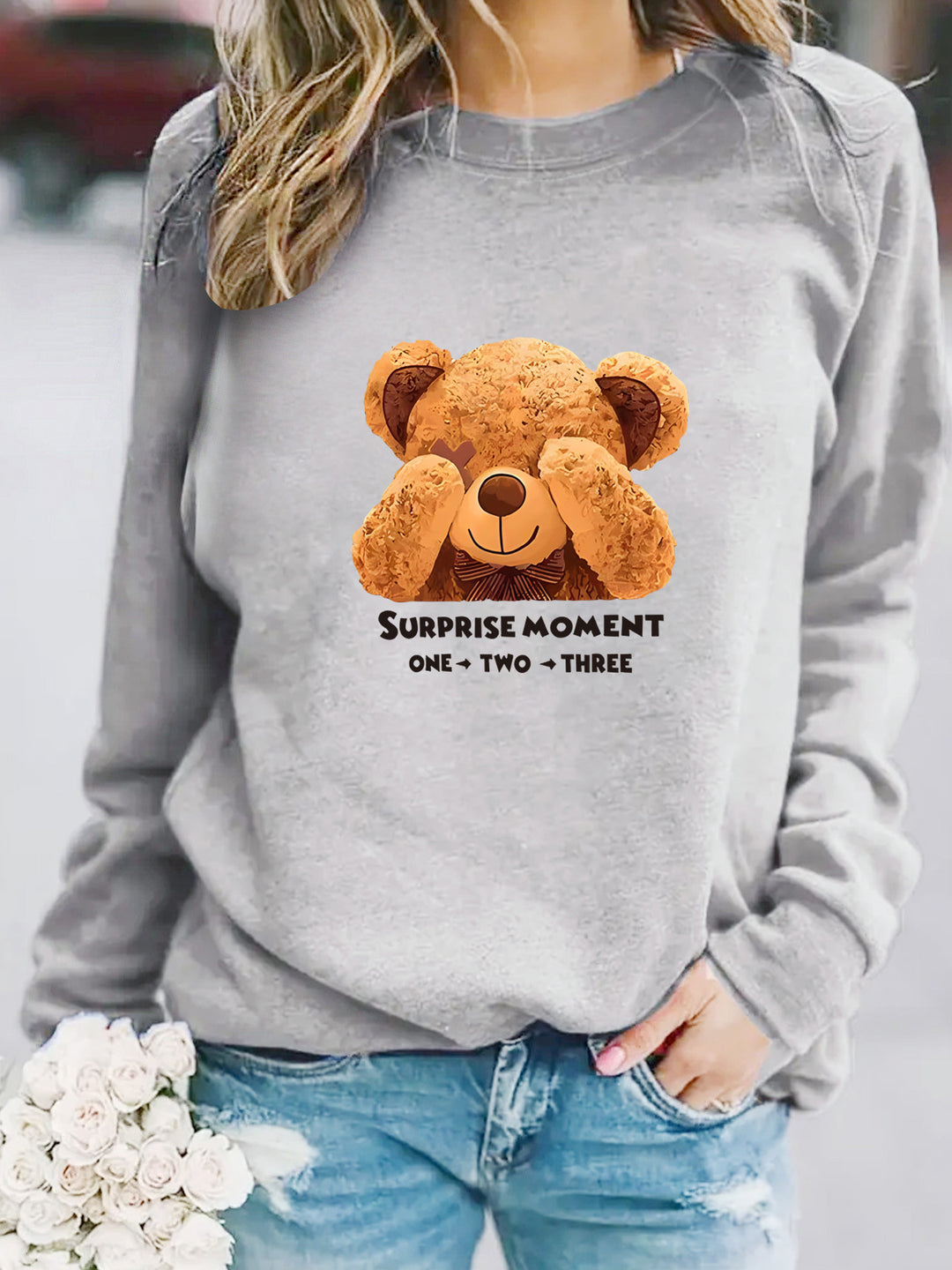 Women's sweatshirt with cute bear design and modern lettering Chic & Stil