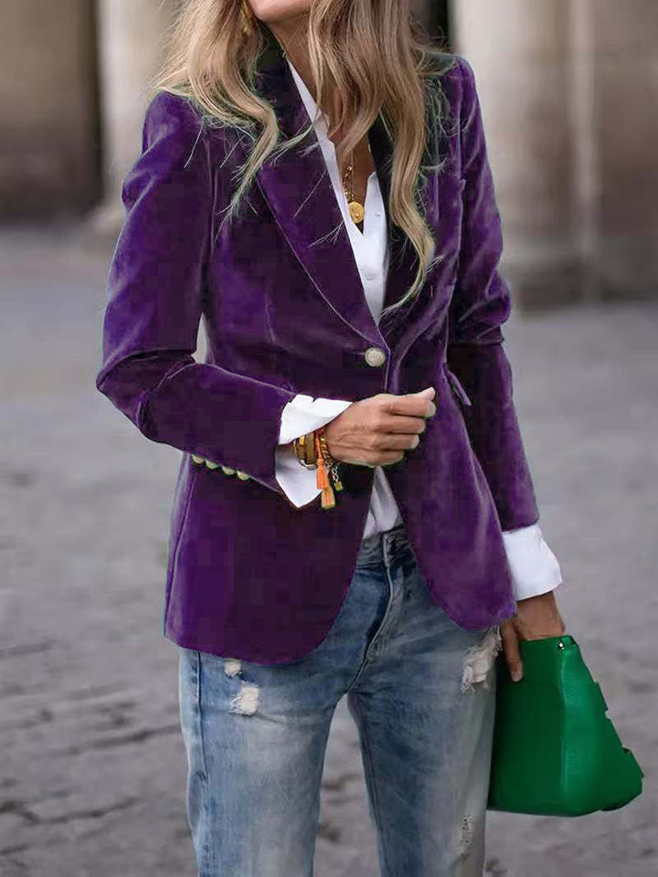 Ladies Elegant tailored velvet blazer with notch lapels and single-button Amarae