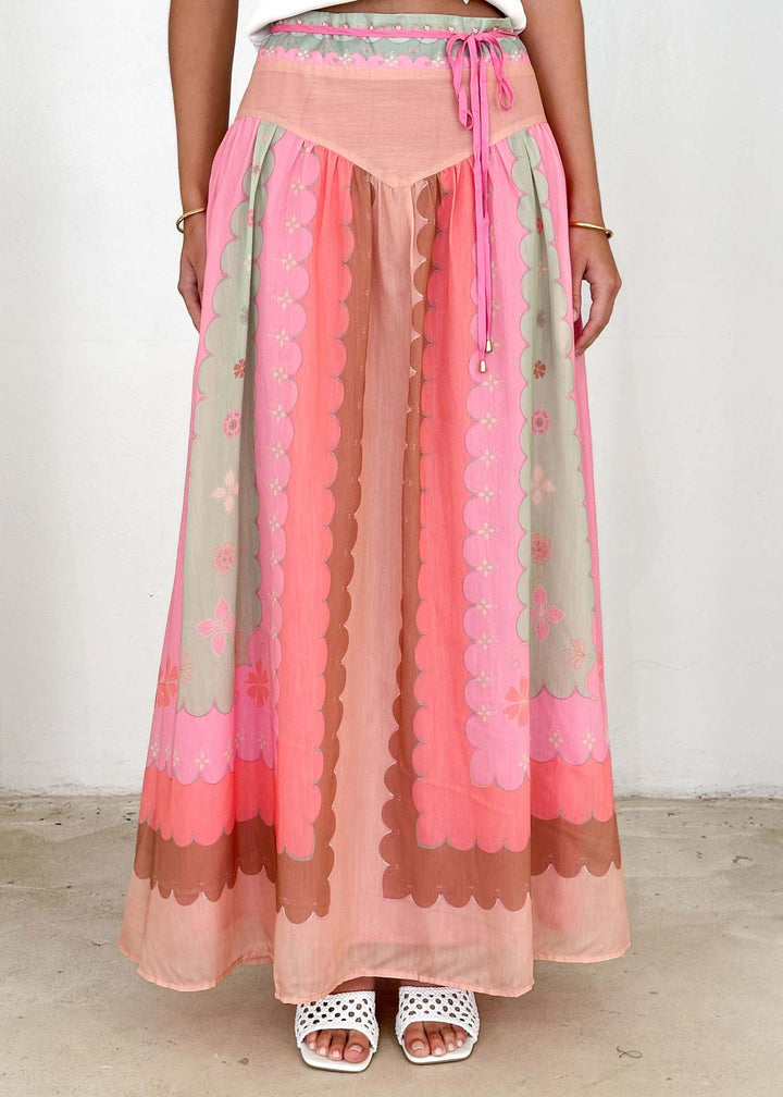 Boho long skirt for women with floral design and tie at the waist Chic & Stil