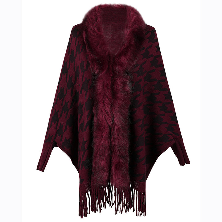 Ladies elegant poncho with exclusive fur trim and modern star pattern Lune London