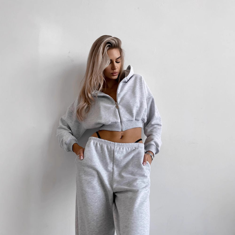 Ladies Comfortable Loungewear Outfit with Cropped Hoodie and Elastic Sweatpants Lune London