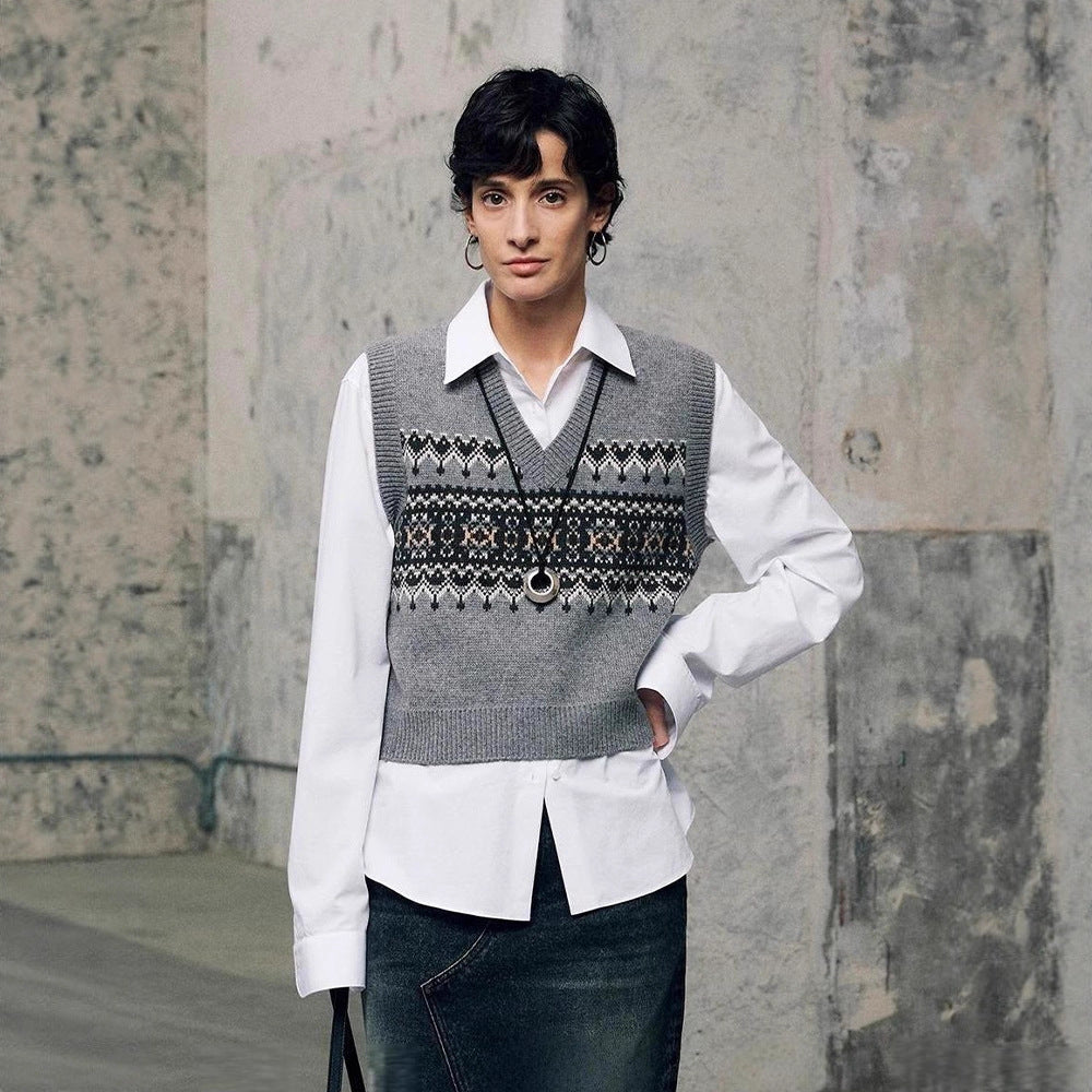 Pull en maille à la mode pour femmes avec décolleté en V et motif géométrique Chic & Stil