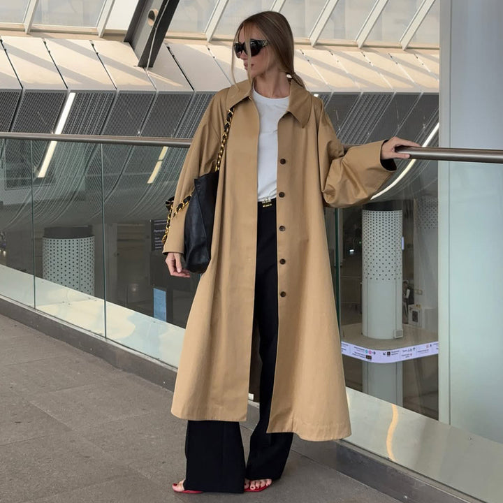 Ladies oversized fashionable trench coat with wide collar and buttonhole Lune London