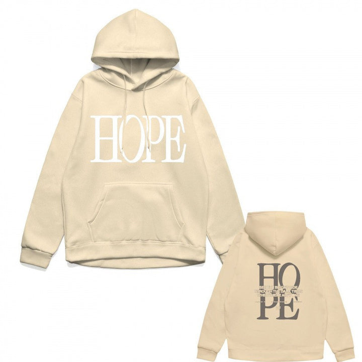 Women's hoodie with eye-catching lettering and conveniently designed kangaroo pocket Chic & Stil