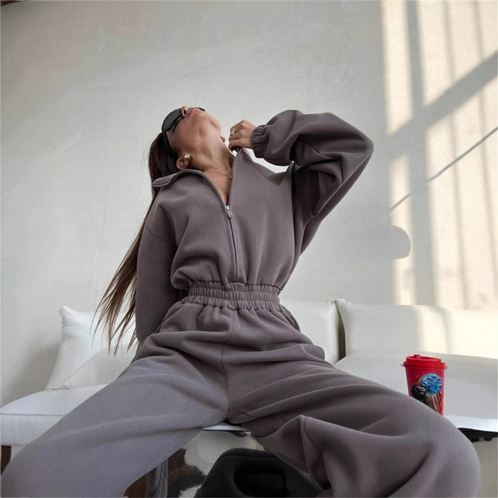 Women's sporty fleece tracksuit with high collar and elastic waistband Lune London