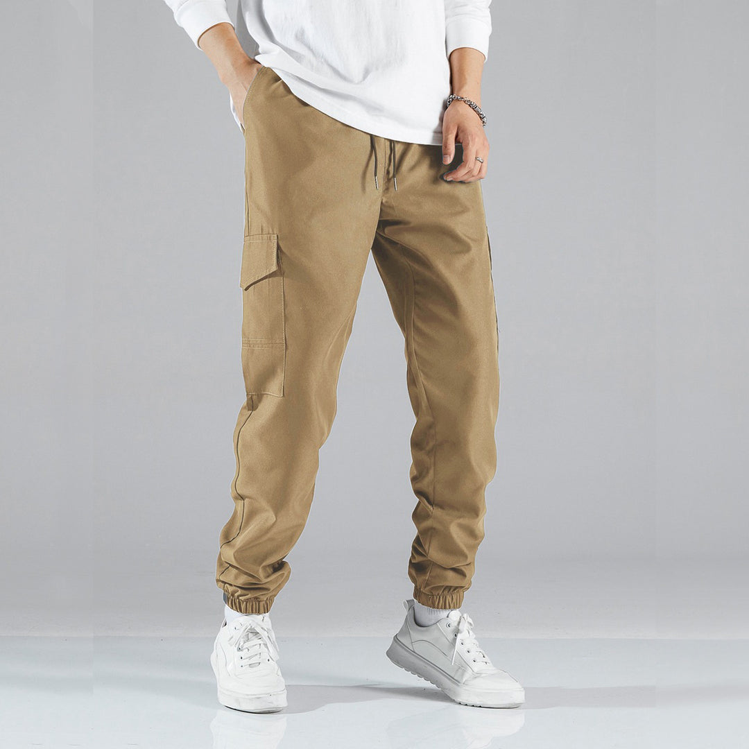 Men's cargo jogger pants with practical side pockets and elastic waistband Lune London