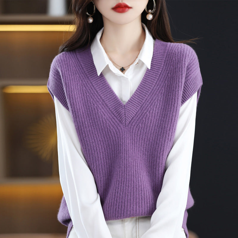 Ladies knitted top with V-neck and layered effect Lune London