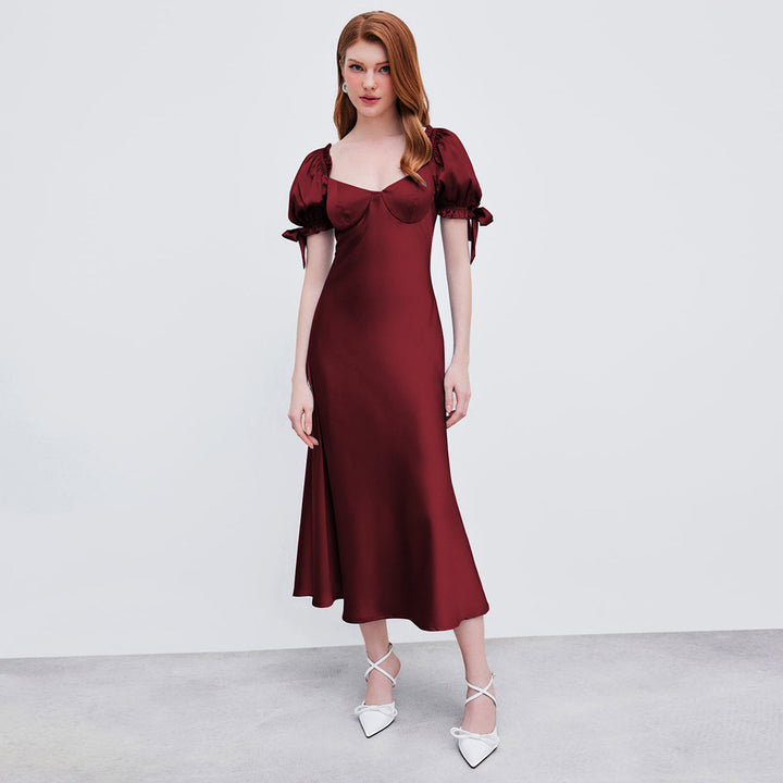 Robe midi pour femmes avec des manches bouffantes élégantes et un décolleté en V chic Chic & Stil