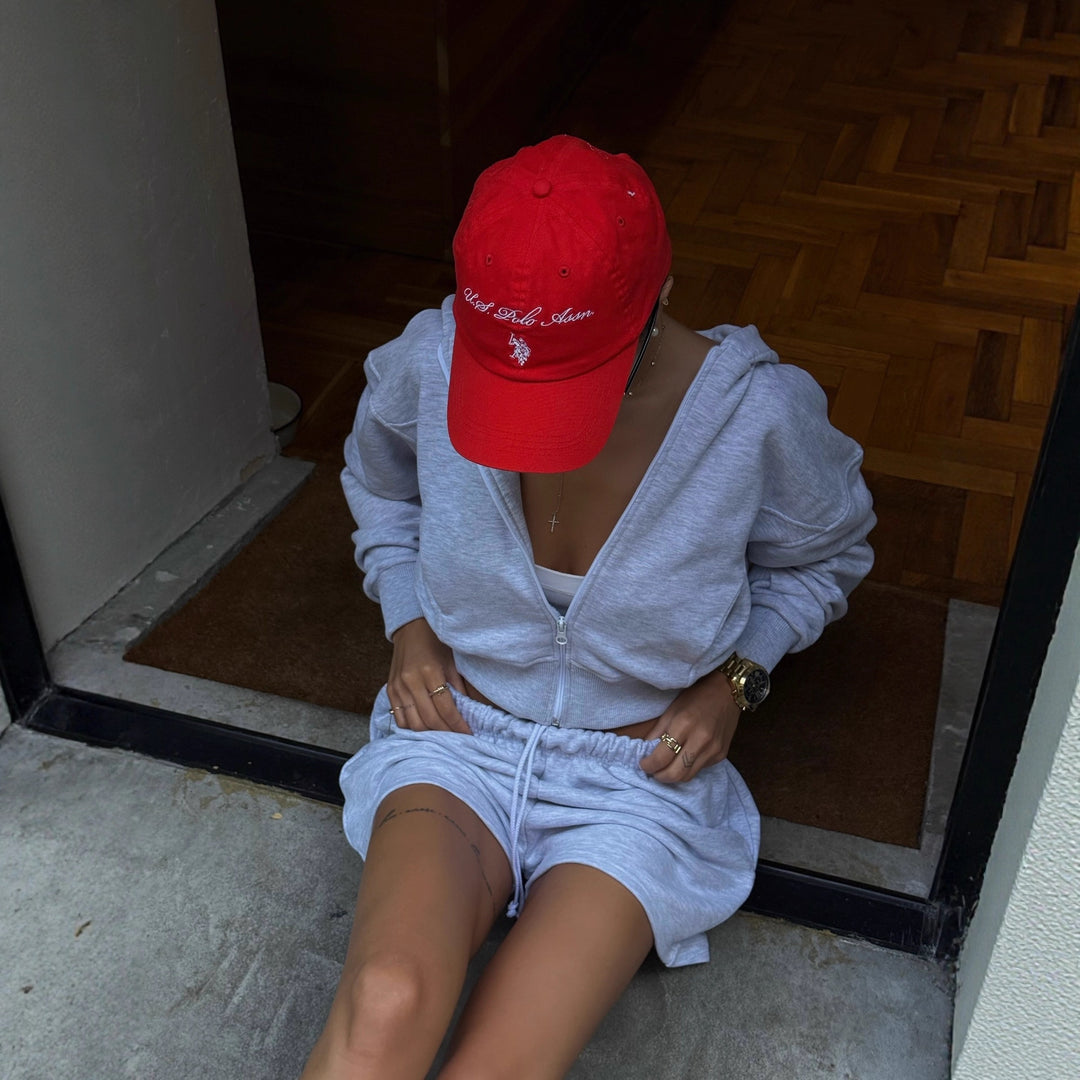 Casual women's set with short sleeves featuring a hoodie and comfortable elasticized waist Lune London