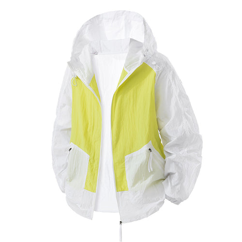 Lightweight women's windbreaker with adjustable hood and breathable properties Amarae