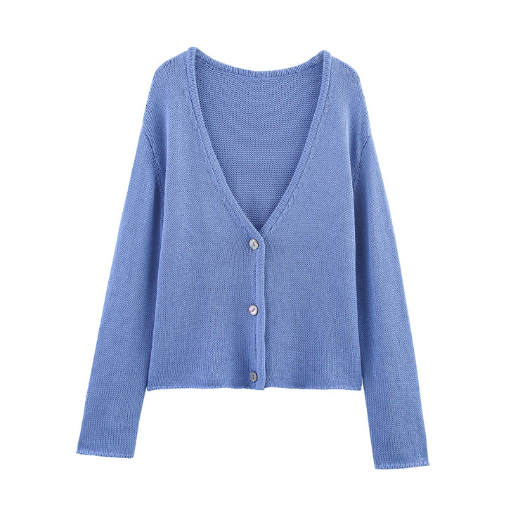 Ladies cardigan with V-neck and elegant button closure Lune London