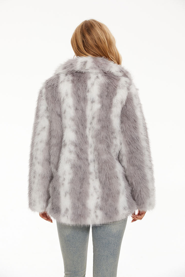 Ladies Cozy Faux Fur Coat with Relaxed Fit and Wide Collar Lune London