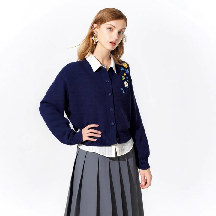 Pull décontracté pour femmes avec broderie florale et coupe ample Chic & Stil