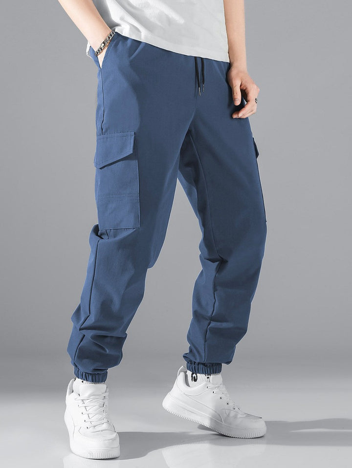 Men's cargo pants with elastic waistband and practical side pockets Lune London