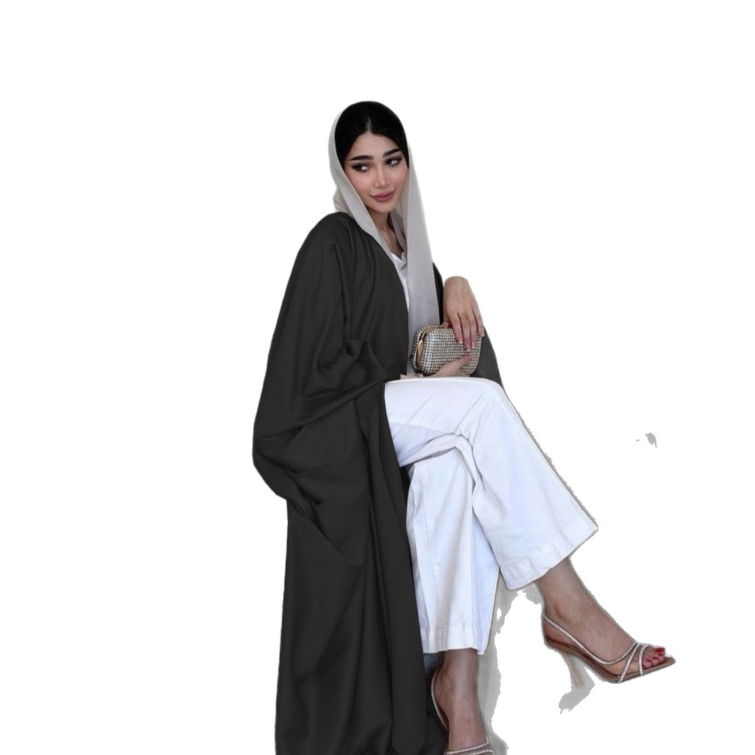 Elegant Abaya dress for women in soft material and generous cut Lune London