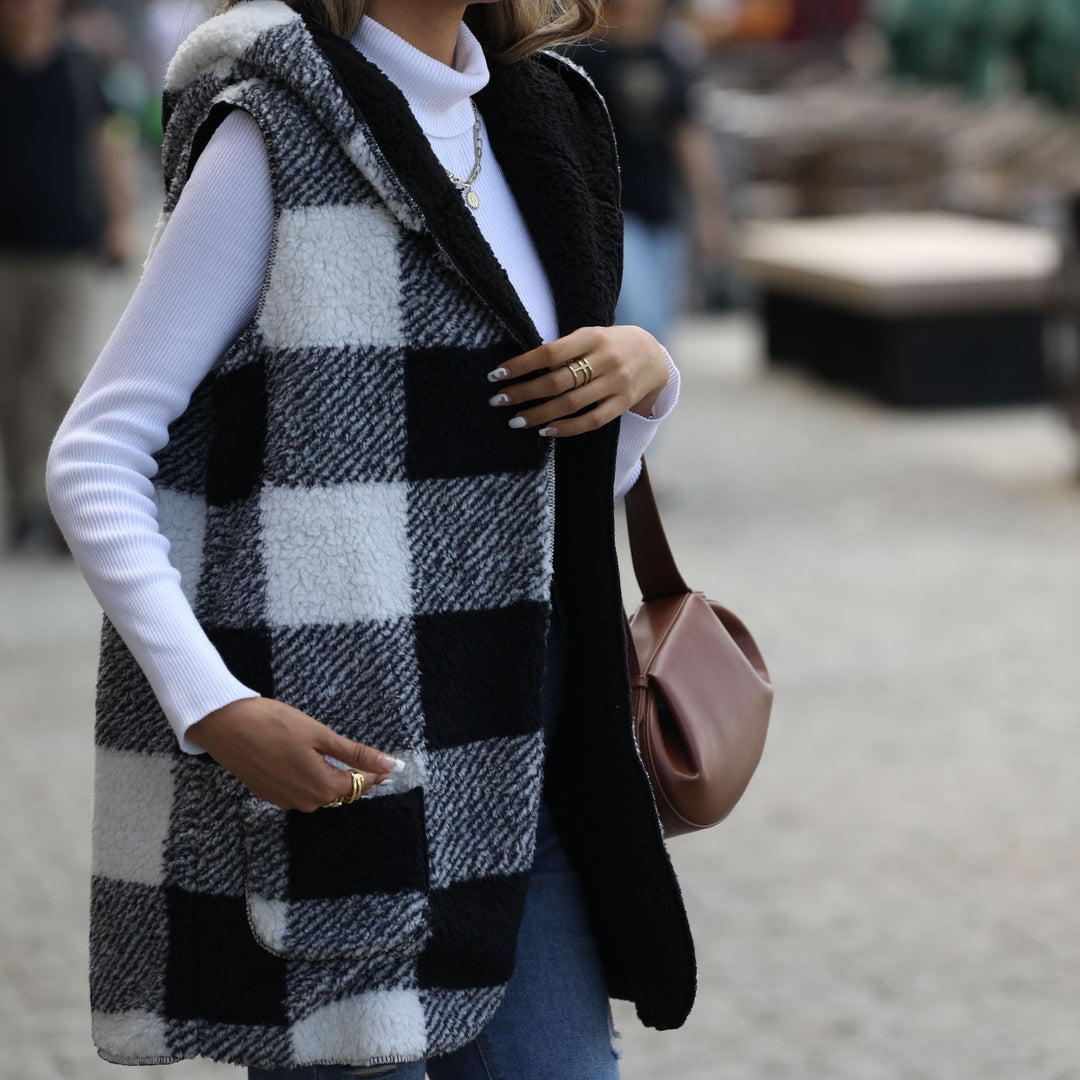 Ladies Checked Plush Jacket with Large Pockets Amarae