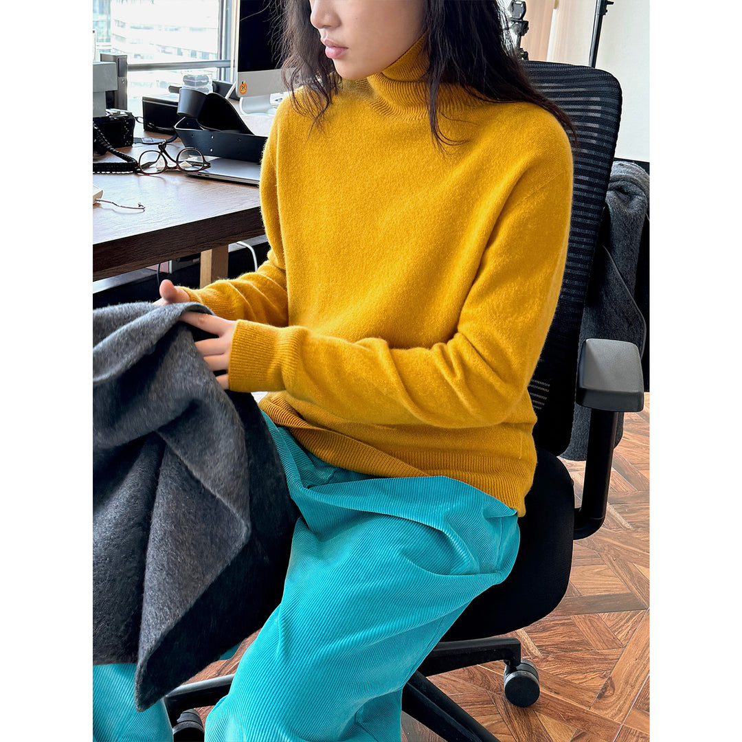 Women's Fine Cashmere-Style Rollneck Sweater with Relaxed Fit and Ribbed Cuffs Amarae