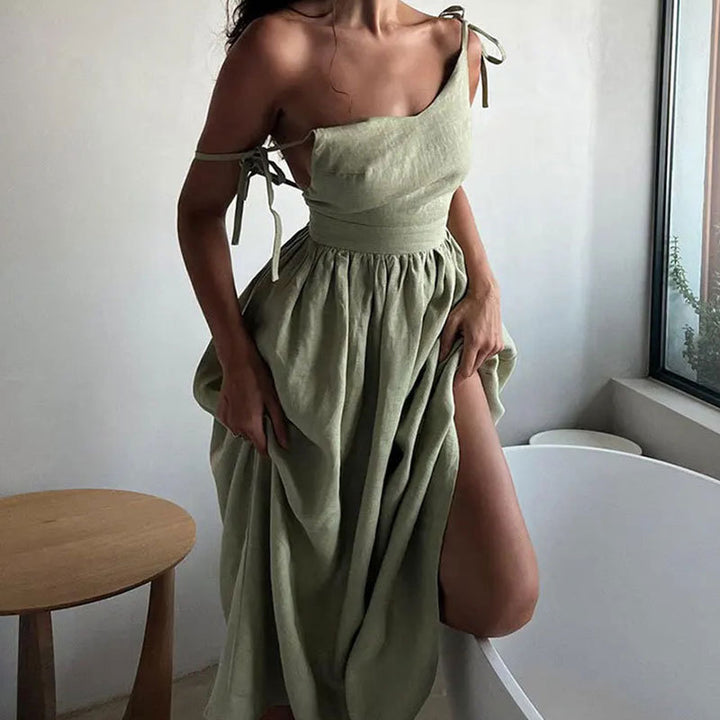 Robe longue en lin pour femmes avec décolleté en V profond et taille cintrée Chic & Stil