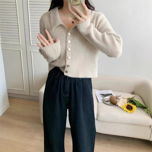 Cardigan court stylé pour femmes avec détails de boutons et décolleté en V