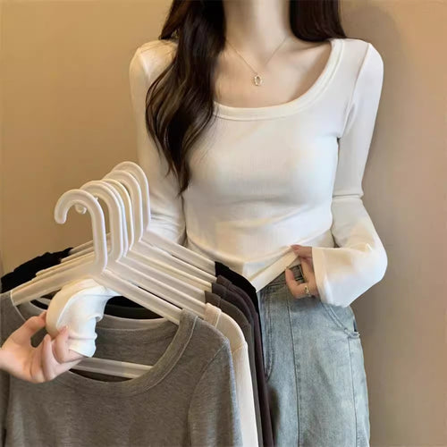 Ladies fitted long sleeve shirt with wide neckline Chic & Stil
