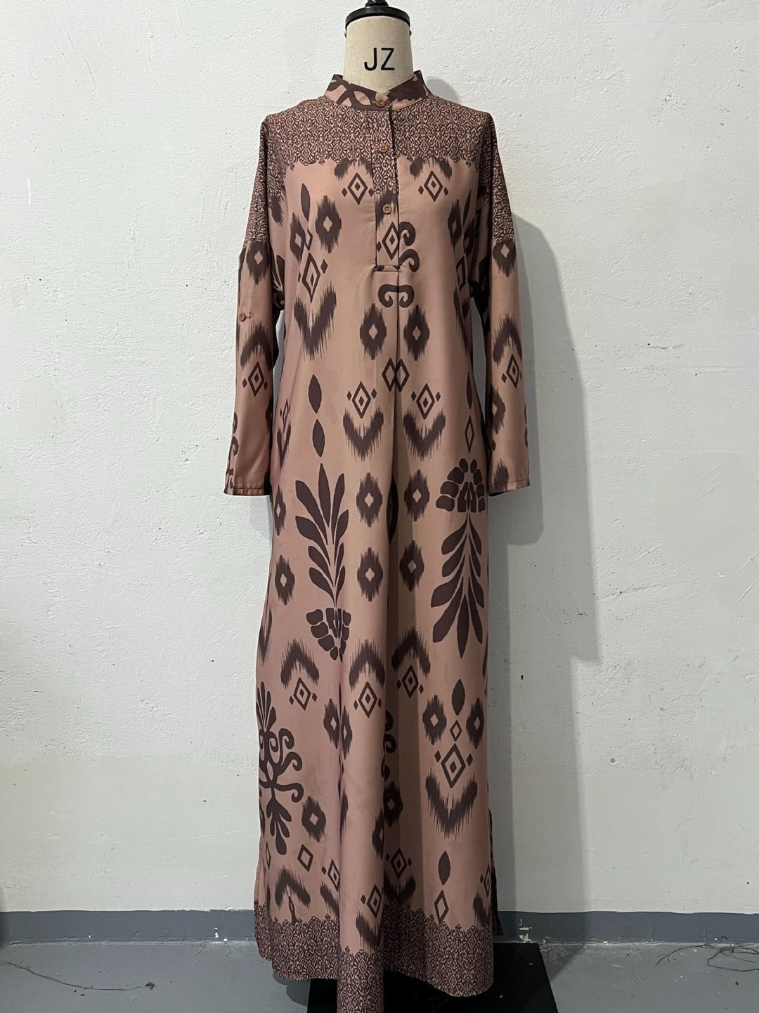 Women's Maxi Dress with fine Chic pattern and Style