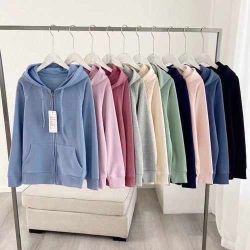 Veste à capuche structurée pour femmes avec zip intégral Chic & Stil