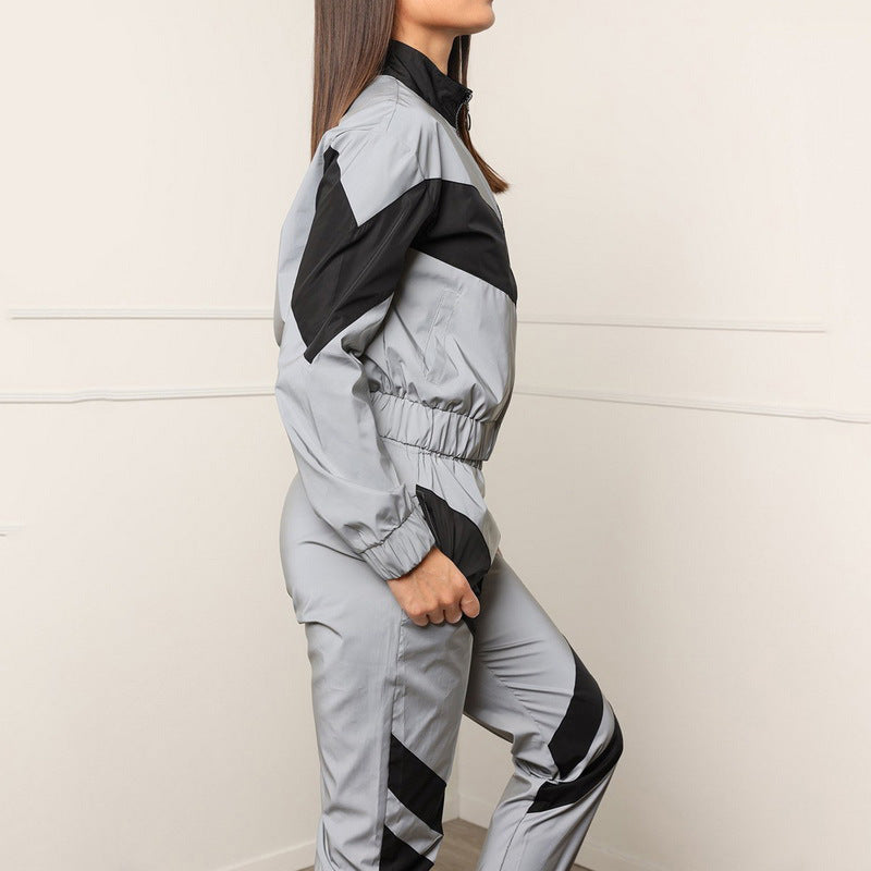 Sporty windbreaker set for women with a modern color block design and elastic cuffs Lune London