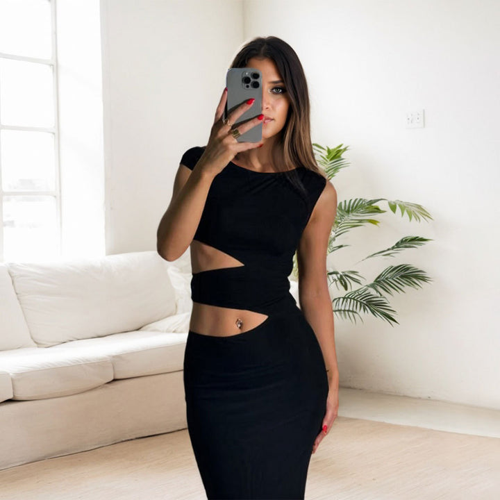 Robe maxi ajustée pour femmes avec design à découpe asymétrique Chic & Stil