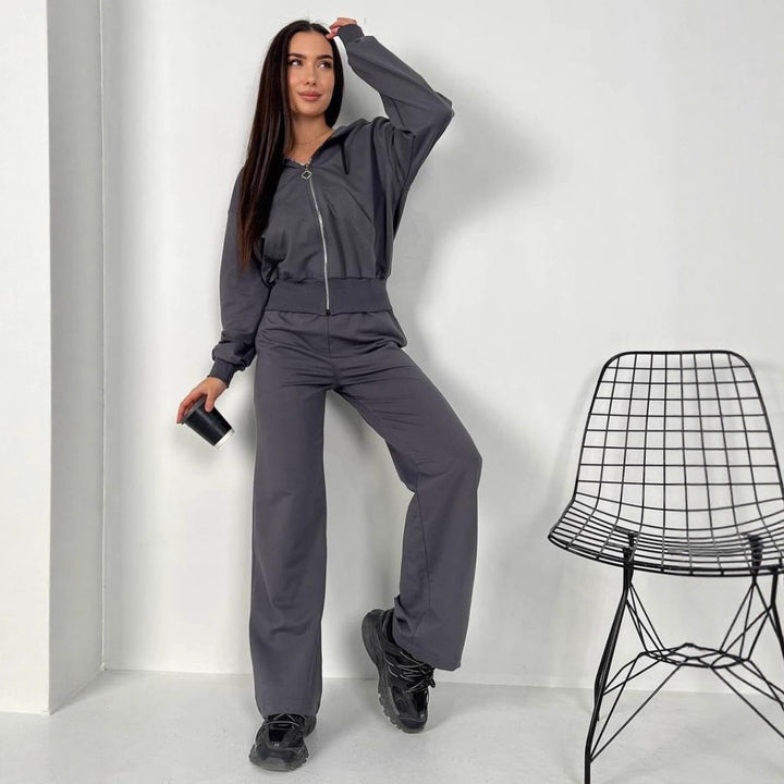 Women's tracksuit with zipper and comfortable fit Lune London