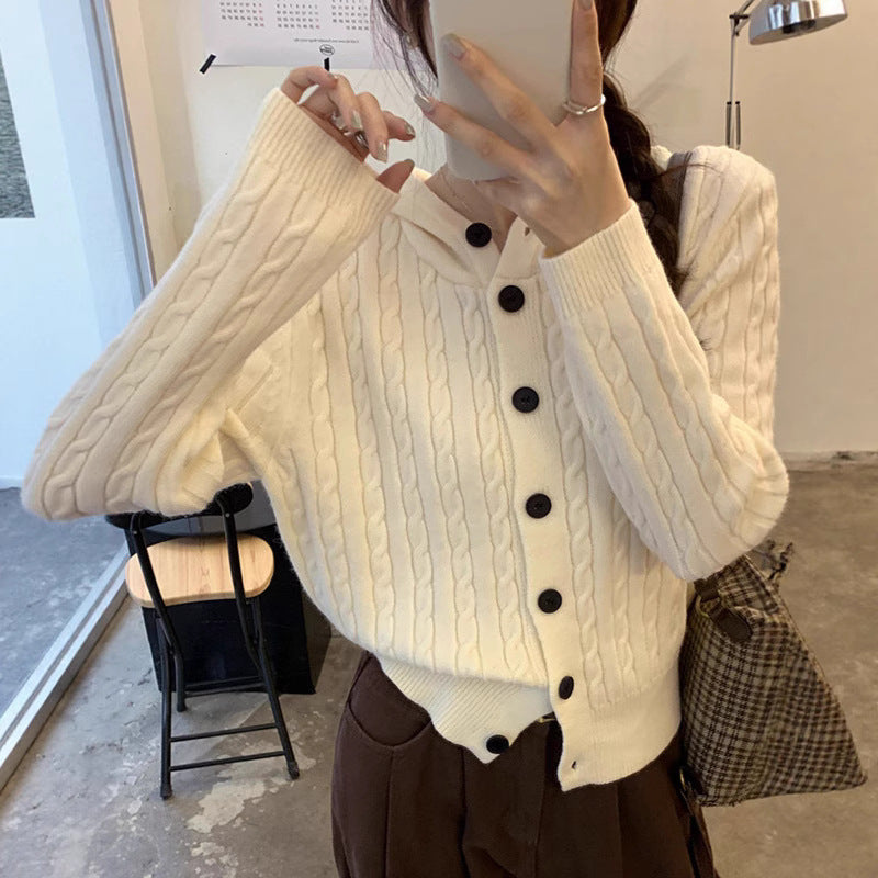 Cardigan en tricot pour femmes avec capuche et design en cable Chic & Stil
