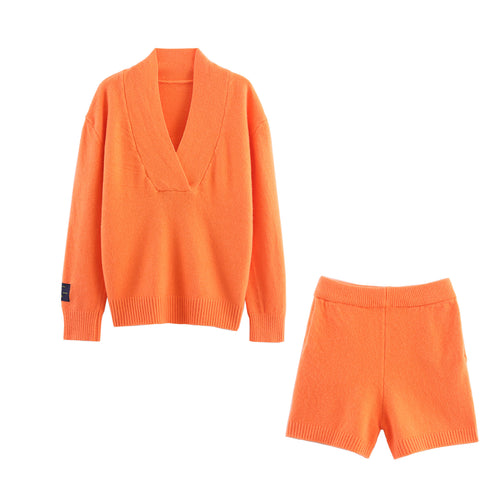 Knitted set for women with V-neck and elastic waist Amarae