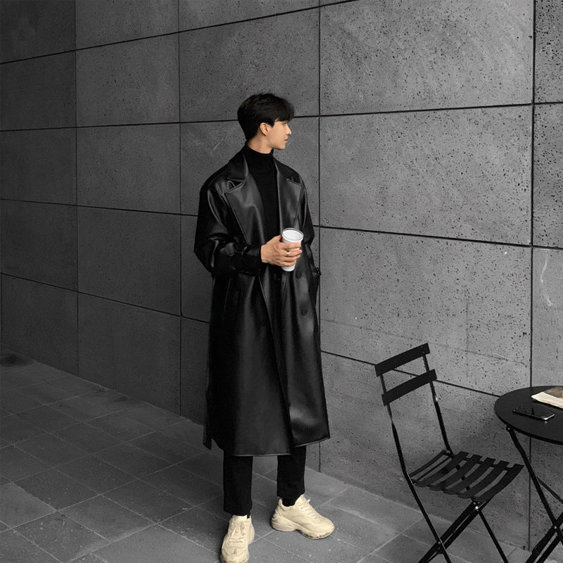 Stylish Long Coat for Men in High-Quality Synthetic Leather with an Elegant Cut Lune London