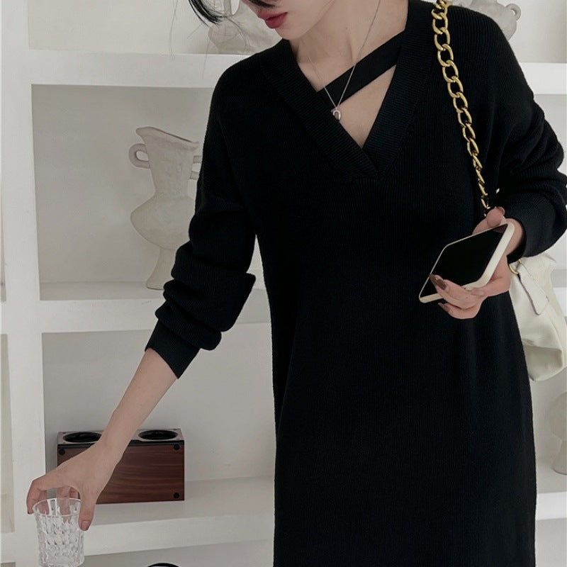 Robe tricotée pour femmes avec décolleté en V profond et coupe décontractée Chic & Stil